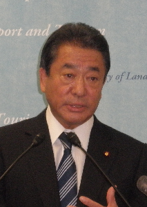 三井副国交相